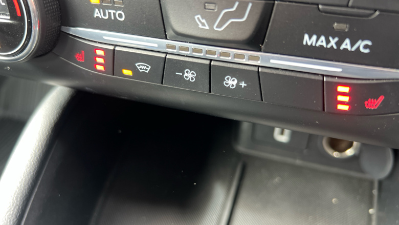 Ford Focus 1.5 EcoBlue 120 Titanium 5dr Diesel Hatchback